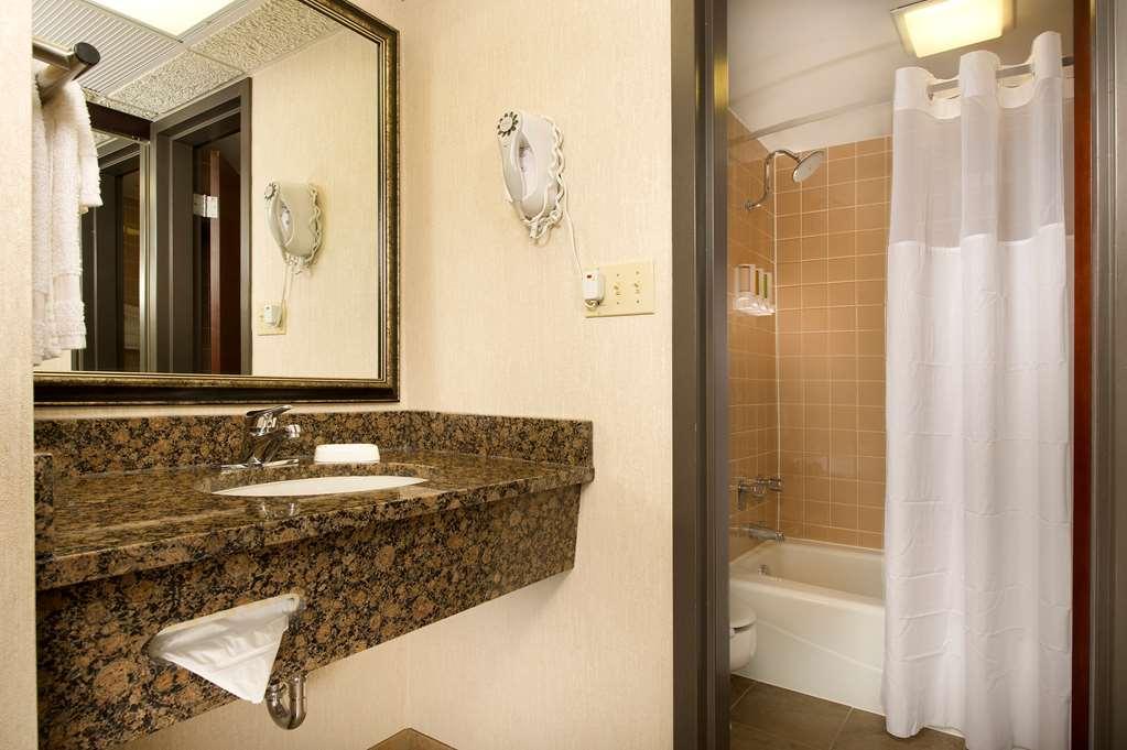 Drury Inn & Suites Kansas City Shawnee Mission Merriam Room photo