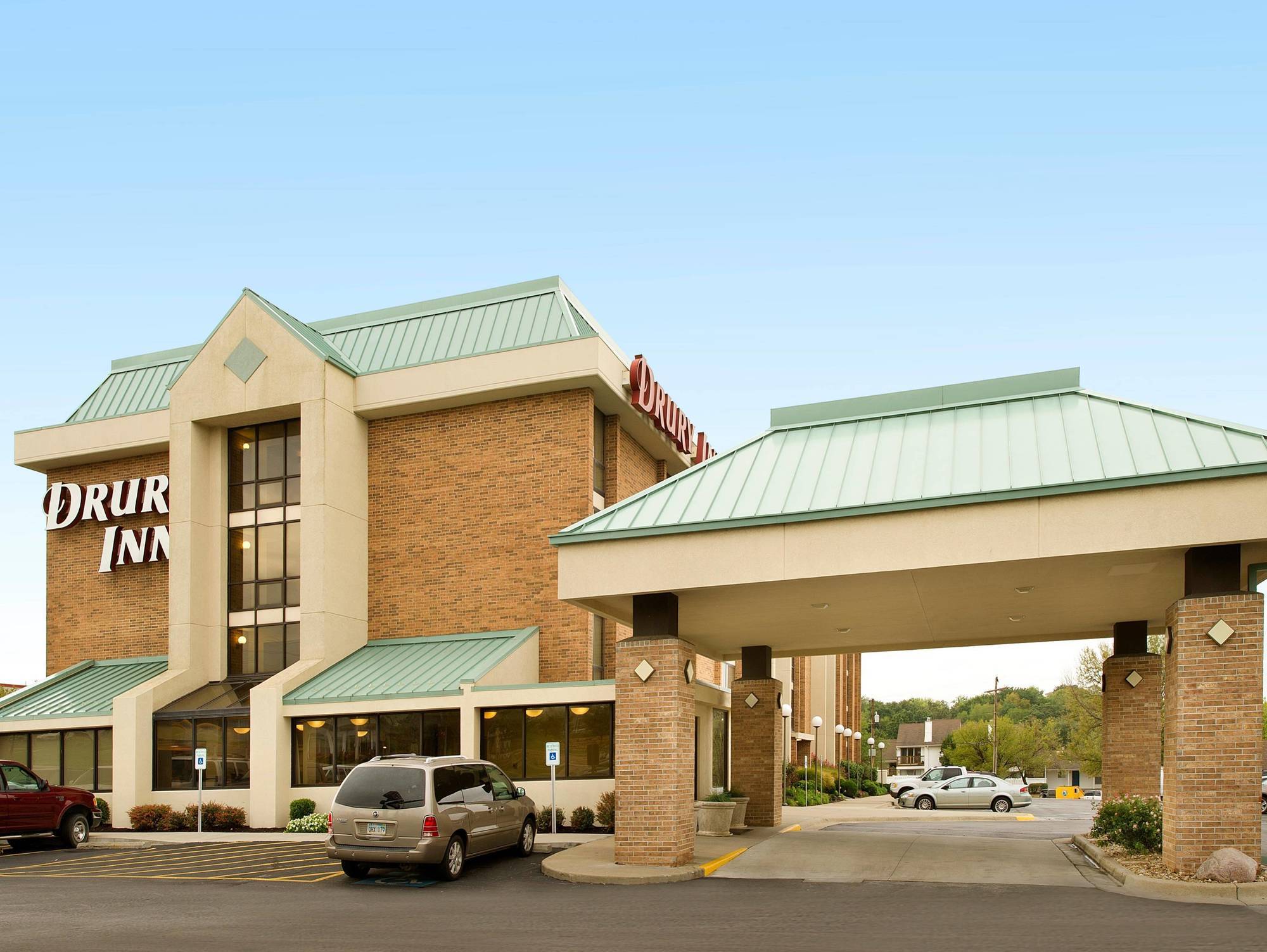 Drury Inn & Suites Kansas City Shawnee Mission Merriam Exterior photo