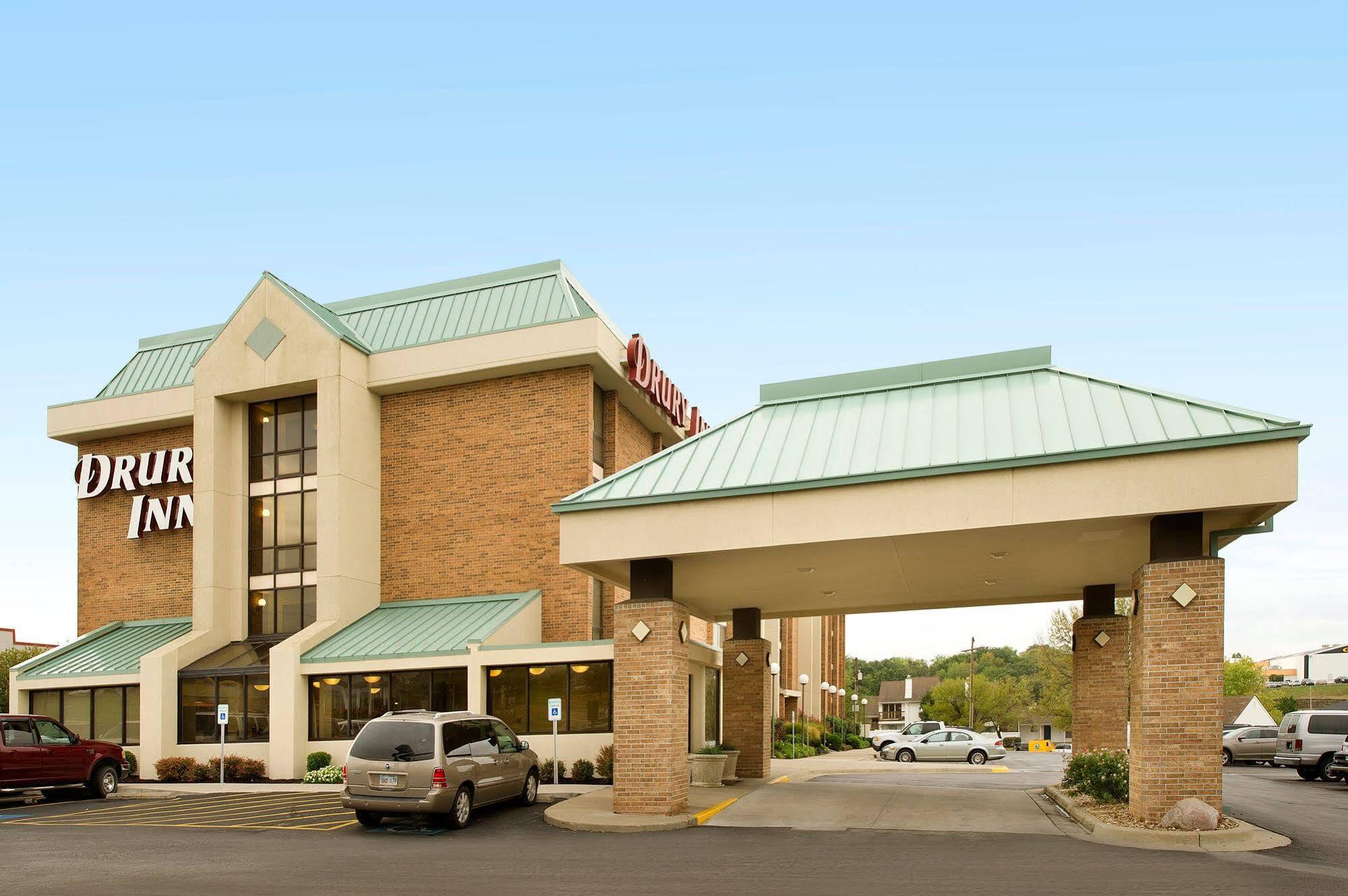 Drury Inn & Suites Kansas City Shawnee Mission Merriam Exterior photo