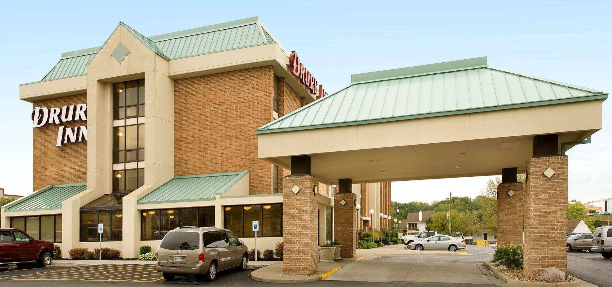 Drury Inn & Suites Kansas City Shawnee Mission Merriam Exterior photo